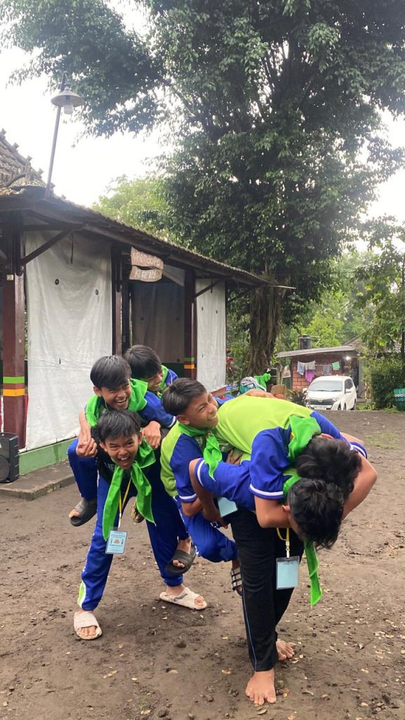 Keseruan Kegiatan Perkemahan Kelas 7 MTsN 1 Bantul